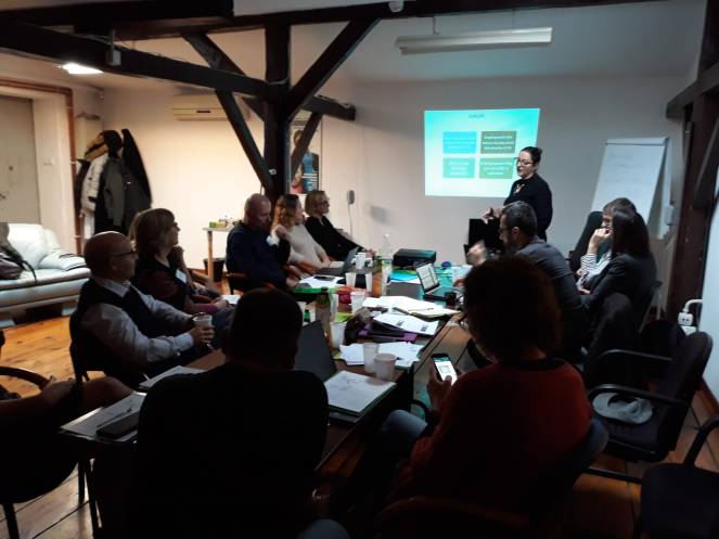 3901014C-240E-43FA-8EE8-4EA5DA2E5411